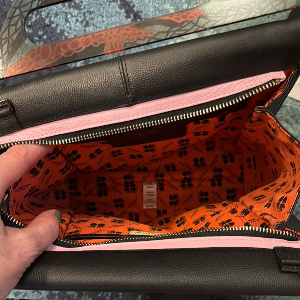 Min & Mon Black Bag with Vibrant Snake Design - Picture 4 of 16